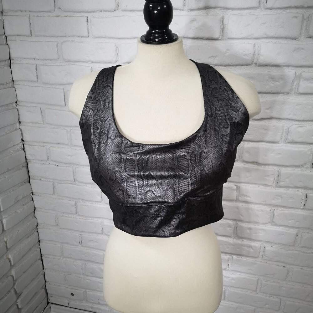 NWOT Rae Mode Ladies Size 3X Shiny Silver Grey Snakeskin Pattern Sports Bra